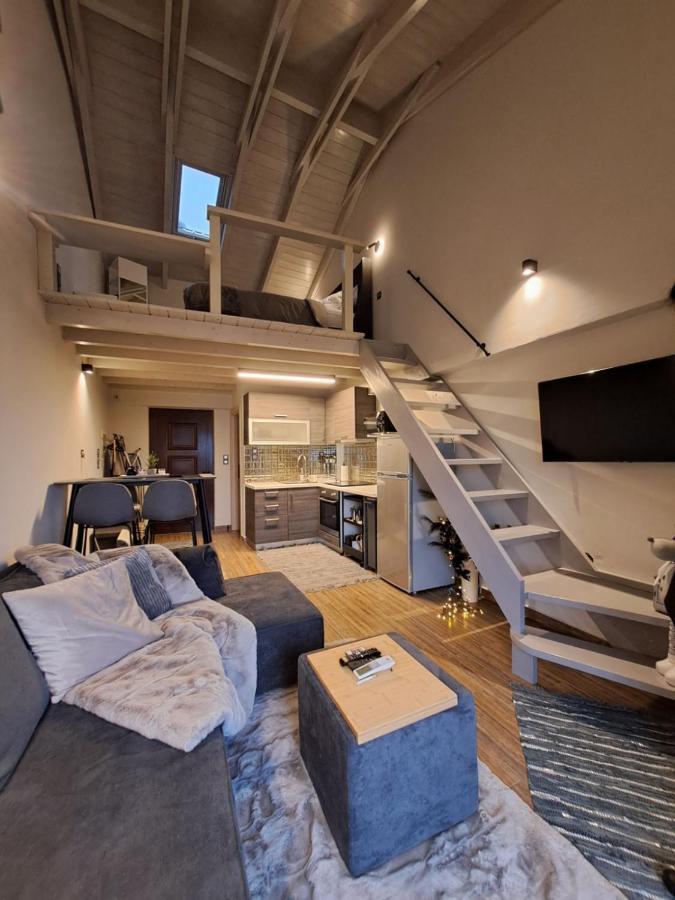 Vrachos Suites Aígion Ngoại thất bức ảnh